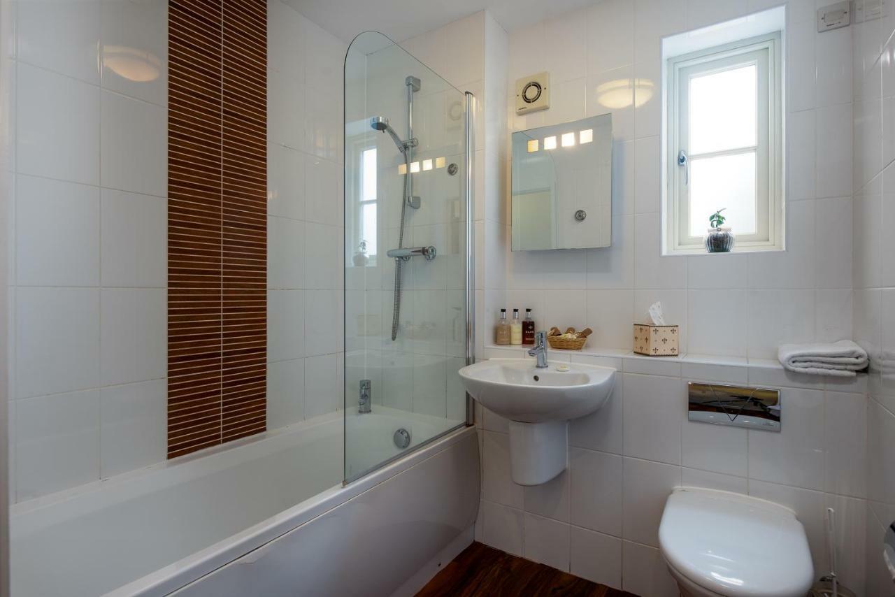 Lichfield Aparthotel Екстериор снимка